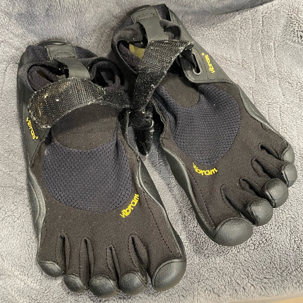 Vibram FiveFingers Black Toe Footwear